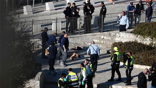 Tres palestinos y una agente israelí mueren en ataque en Al Quds